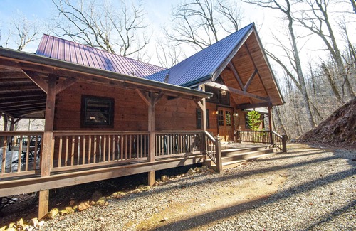 Hayesville Cabin | Mountain Retreat w/4 Bedrooms, Mtn. Views, Hot Tub, Internet and much more.