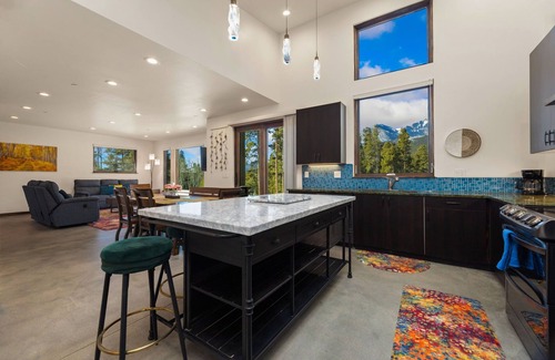 Estes Park House | Mountain Retreat with Panoramic Views & WiFi in Estes Park