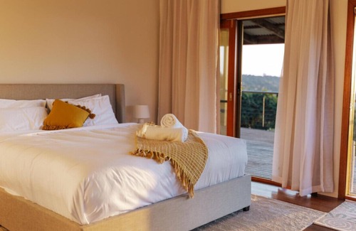 Wolvi House | Mountain Retreat with ocean views