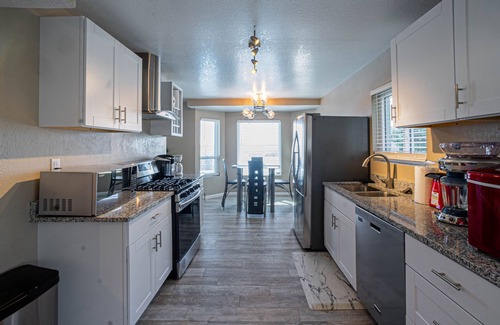 Biggs Field House | Mountain Ridge Pool House