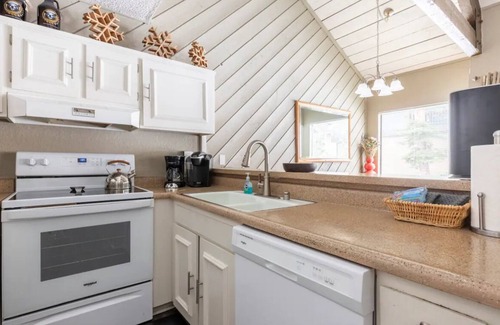 Majestic Pines House | Mountain rustic charm surrounds you. Sleeps 6 comfortably and townhome style