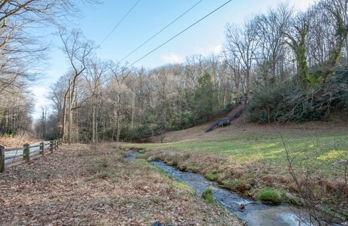 Skyland Cottage | Mountain Shadows Creekside Retreat: A peaceful cottage in with fire pit, right on the creek!