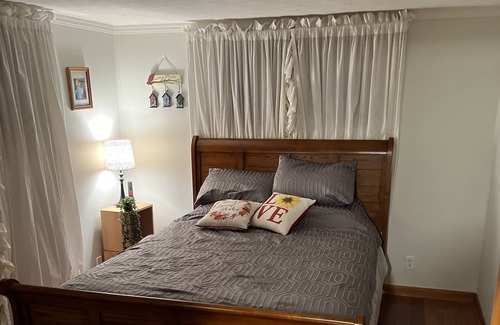 Valley Head House | Mountain stream home near snowshoe. Sleeps 8. 3bedroom, 2bath