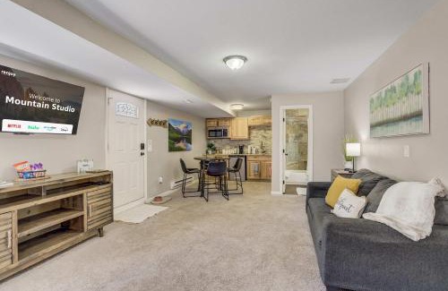 Cascade Hotel | Mountain Studio Cozy Escape with Stunning Views