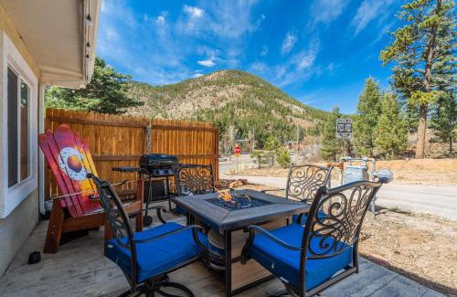 Cascade Hotel | Mountain Studio Cozy Escape with Stunning Views