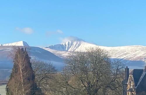 Llanhamlach Apartment | Mountain Suite, Stunning Views, Brecon Beacons