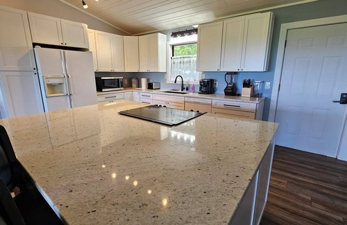 Cashiers Cabin | Mountain Sunrise Cabin near Cashiers with 2 story wrap- around deck & hot tub!