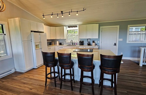 Cashiers Cabin | Mountain Sunrise Cabin near Cashiers with 2 story wrap- around deck & hot tub!