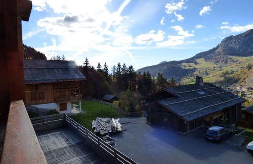 Le Chinaillon Apartment | Mountain-themed 2-room apartment - 41m² - Sleeps 6 - Ski-in/Ski-out - Balcony - Parking