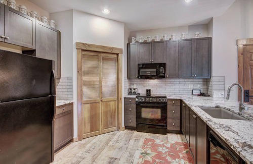 Breckenridge Condo | Mountain Thunder Lodge
