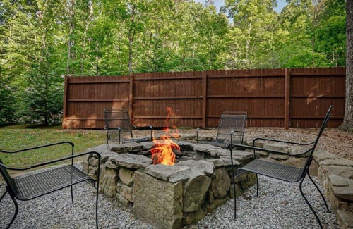 Sautee Nacoochee Cabin | "Mountain Time" luxurious cabin near Helen and Unicoi State Park