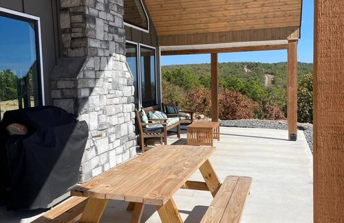 Tuskahoma Cabin | Mountain Top Cabin for 10 w Incredible Lake Views - Game Room, Firepit, Privacy