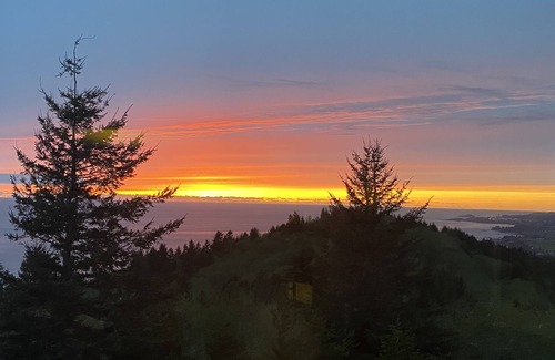 Smith River Apartment | Mountain Top Private Estate, With 360 Degree Vistas Of The Sea And Mountains