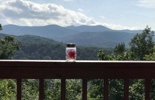 Blue Ridge Cabin | Mountain Top Stunning Views. Peaceful and Secluded. Super Clean.