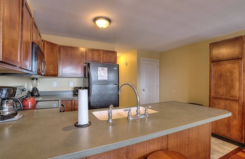 Sandy River Condo | Mountain Brook Condo 150 - Ski in ski out condo at Saddleback