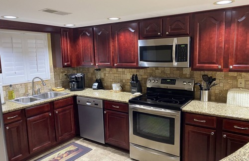 Gatlinburg Condo | MOUNTAIN VIBES 2BR 1ST FLOOR CONDO ON ROARING FORK CREEK-UNLOAD WALK TO DOWNTOWN