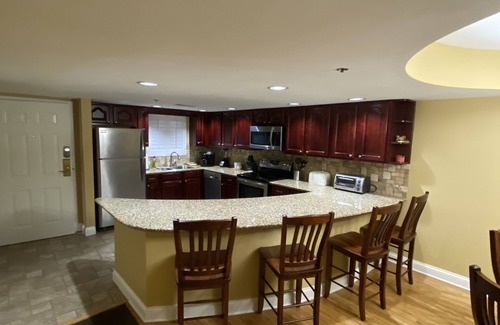 Gatlinburg Condo | MOUNTAIN VIBES 2BR 1ST FLOOR CONDO ON ROARING FORK CREEK-UNLOAD WALK TO DOWNTOWN