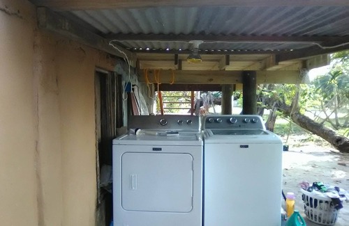 Billy White Apartment | Mountain View 1 Bd Apartment;10 mins from Spanish Lookout;Coconuts, Limes, Hike