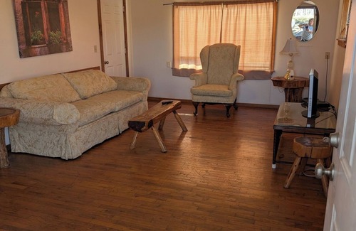Davis Cabin | Mountain View 2 Bed Cabin