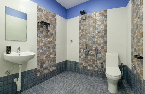 Aldona Bed & Breakfast | ​Mountain-View AC Double Room in a Villa - Shared Bath