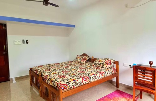 Aldona Bed & Breakfast | ​Mountain-View AC Double Room in a Villa - Shared Bath