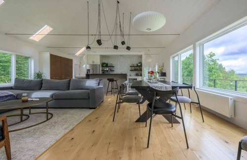 Hillsdale House | Mountain View: Airy + Secluded w/Panoramic Views