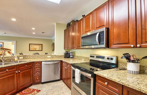 Maggie Valley Condo | Mountain View and 8th green! 70" TV, gas fireplace, Fast WIFI,Amenities included
