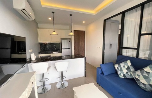 Cherngtalay Apartment | Mountain view apartment in Surin, washer, wifi