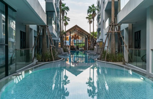 Cherngtalay Apartment | Mountain view apartment in Surin, washer, wifi