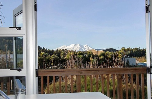 Ohakune House | Mountain View Apartments Ohakune - 27A&B/8 BDR