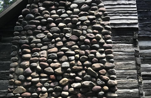 Mountain View Cabin | Mountain View Cabin (sleeps 4) & Bunkhouse (sleeps 6)
