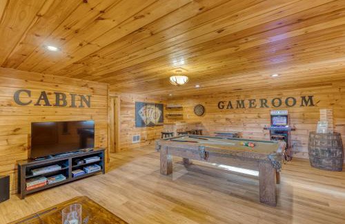 Mineral Bluff Villa | Mountain View Cabin - Hot Tub-Fire Pit-Pool Table
