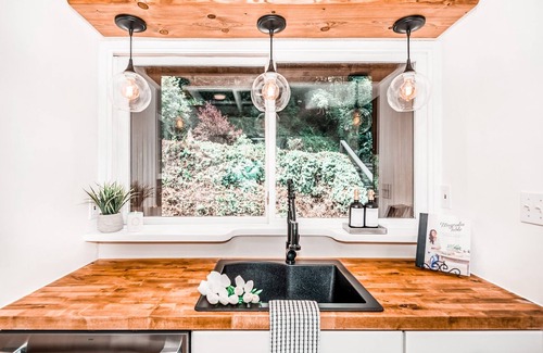 Vein Mountain House | Mountain view cabin w/hot tub, fire pit, pet friendly in Marion, near Asheville