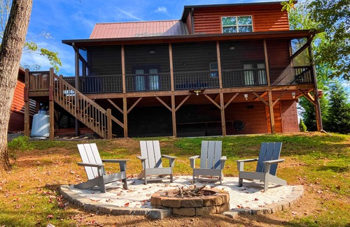 Murphy Cabin | Mountain-view cabin with screened deck, dog-friendly yard, firepit & fireplace