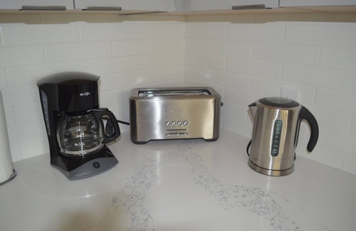 Revelstoke Condo | Mountain View Condo w/Hot Tube! 2B/1B - Central between Ski Resort and Downown