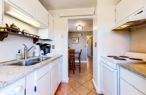 North Conway Condo | Mountain view condo with balcony & shared pool - ideal for skiing & shopping