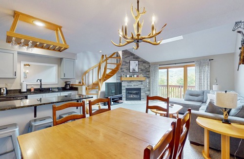 Jackson Condo | Mountain view condo with indoor & outdoor pools, hot tub, & tennis