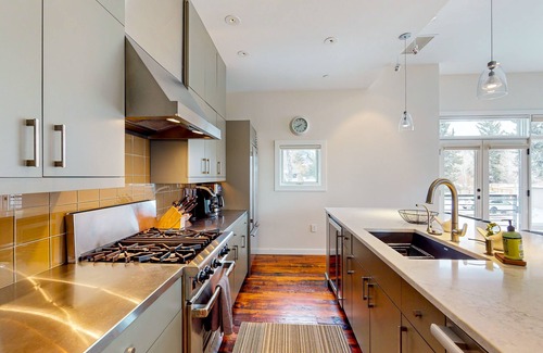 Jackson Condo | Mountain view condo with gas fireplace, washer/dryer, central AC