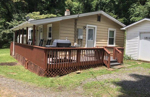 Haw Creek Cottage | Mountain View Cottage #2