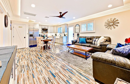 Temecula Cottage | Mountain-view cottage with private hot tub, alfresco deck, W/D & central AC