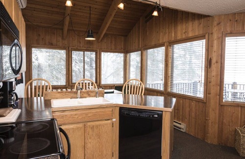 Whitefish Cabin | Mountain View Duplex