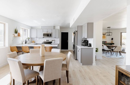Bear Canyon Hills House | Mountain View Escape with Pool - Newly Renovated