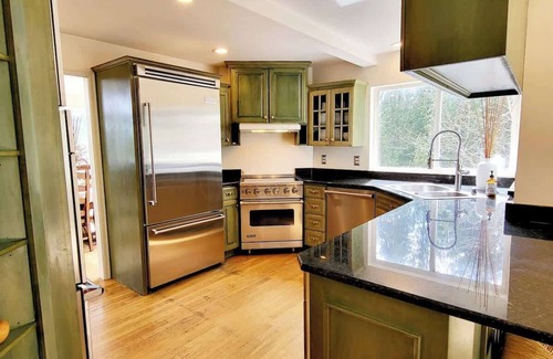 Snohomish House | Mountain View Estate Forest Hot Tub Full Arcade