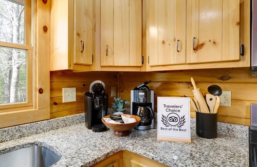 Foxfire Estates Cabin | Mountain View Getaway-Hot Tub, Fire Pit, Game Room, Minutes from Blue Ridge, GA