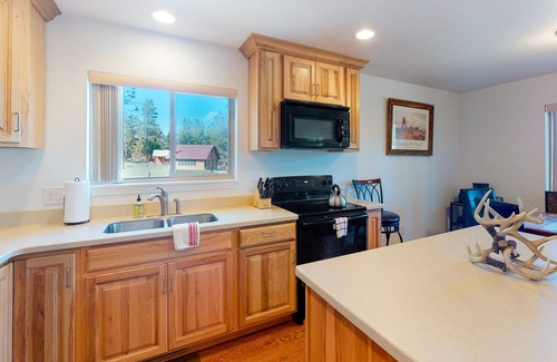 Pagosa Hills House | Mountain view home close to downtown with great deck, firepit, WiFi, & W/D