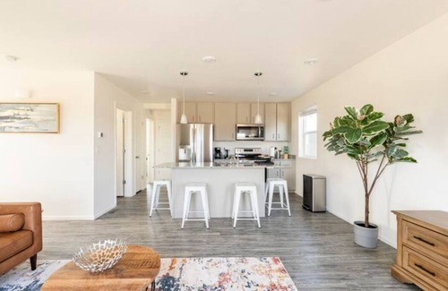 Gateway House | Mountain View Home 10min from Denver Int’l Airport