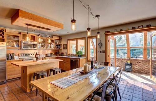 Frisco House | ⛷️Mountain View Home🌲4 Seasons Room☀️Rooftop Deck♨️Hot Tub🤑$0 Cleaning Fees