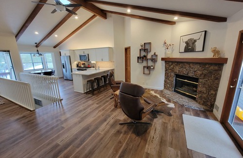 Flagstaff Cabin | Mountain View Home in the Country Club w/AC!