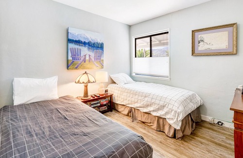 Santa Venetia House | Mountain-view home with private pool, WiFi, & central AC - near bike trails