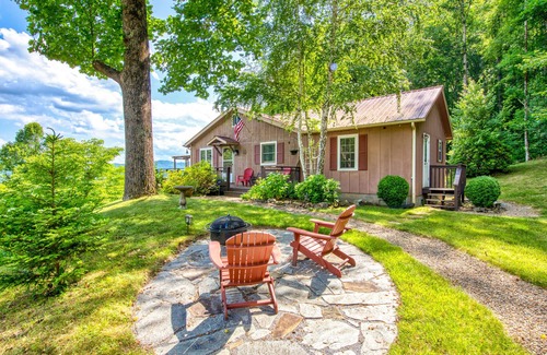 Sylva House | Mountain-view home with deck, grill, fireplace, & washer/dryer - dogs welcome